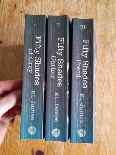 Fifty shades trilogy - fifty, l